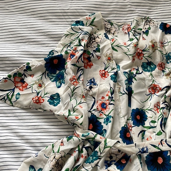 Sfera floral robe from Spain sz medium - Picture 3 of 7